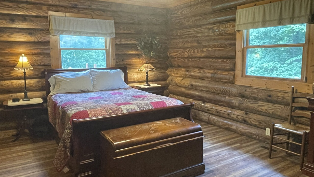 Photo of Bedroom in Gnaw Bone