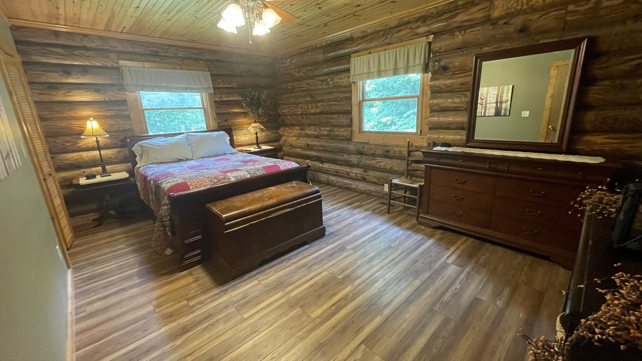Photo of Bedroom in Gnaw Bone