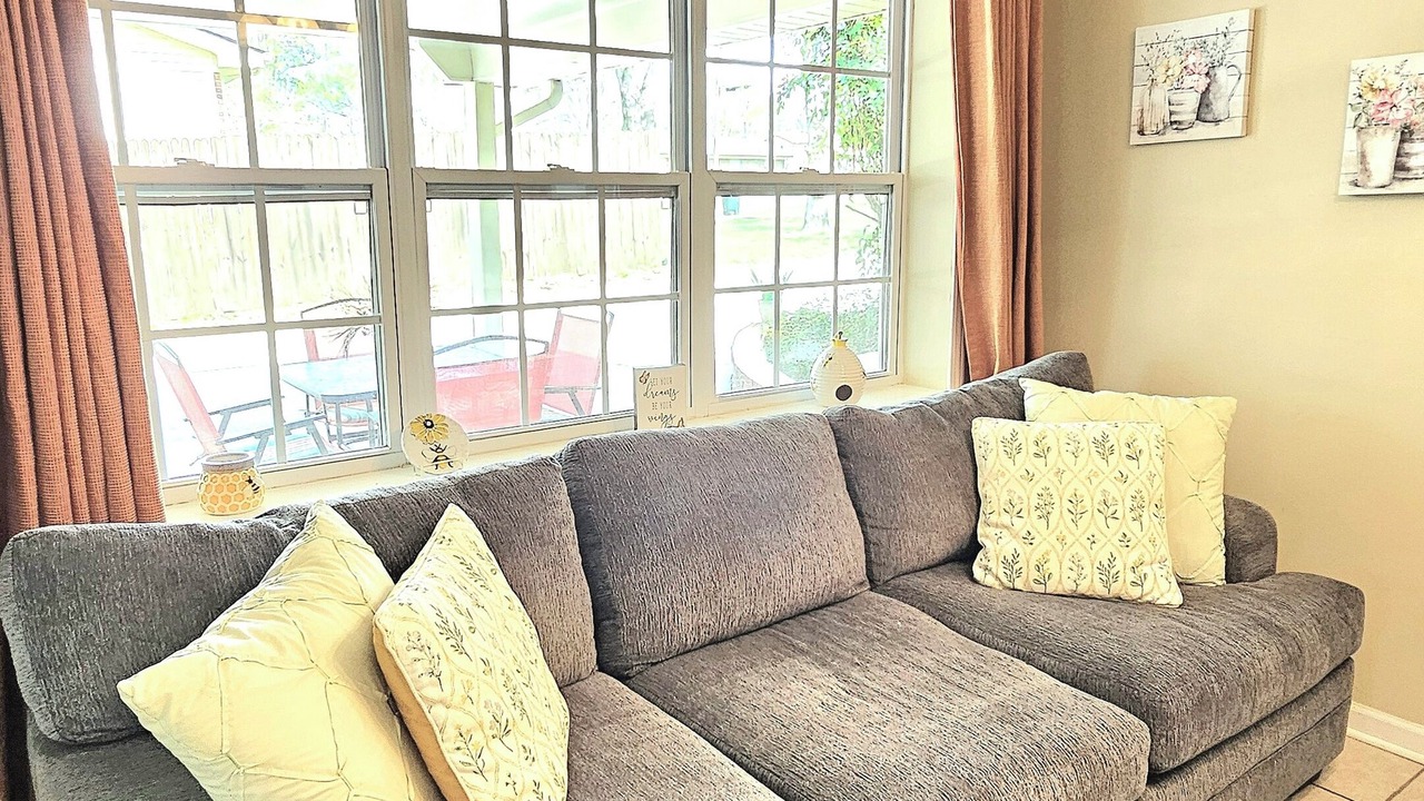 Photo of Livingroom in Hopewell