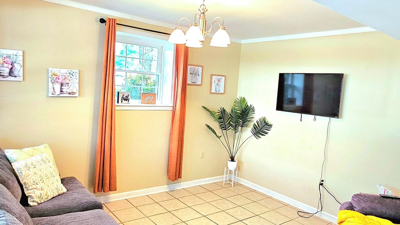 Photo of Livingroom in Hopewell