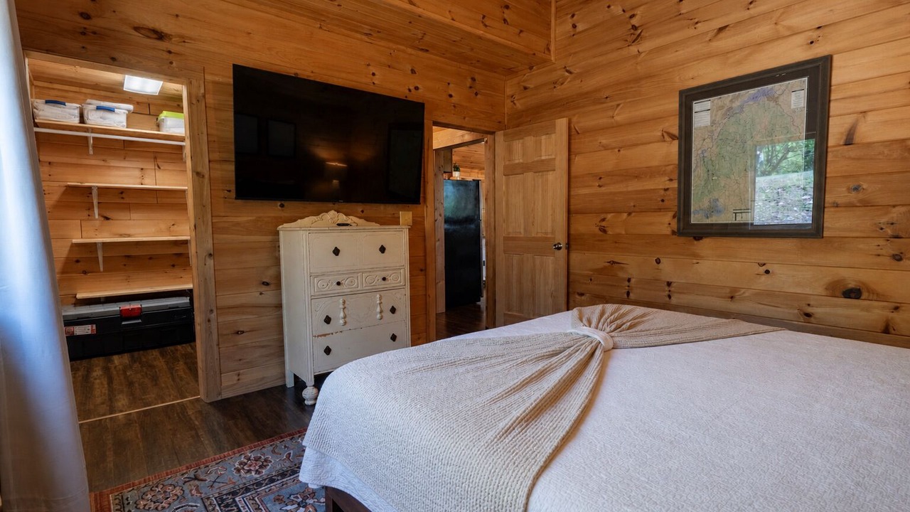 Photo of Bedroom in Frank