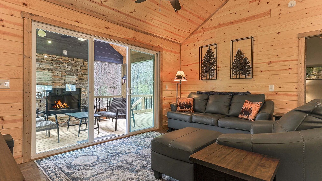 Photo of Livingroom in Ellijay