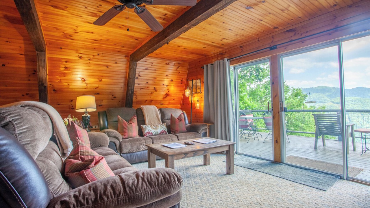 Photo of Livingroom in Robbinsville