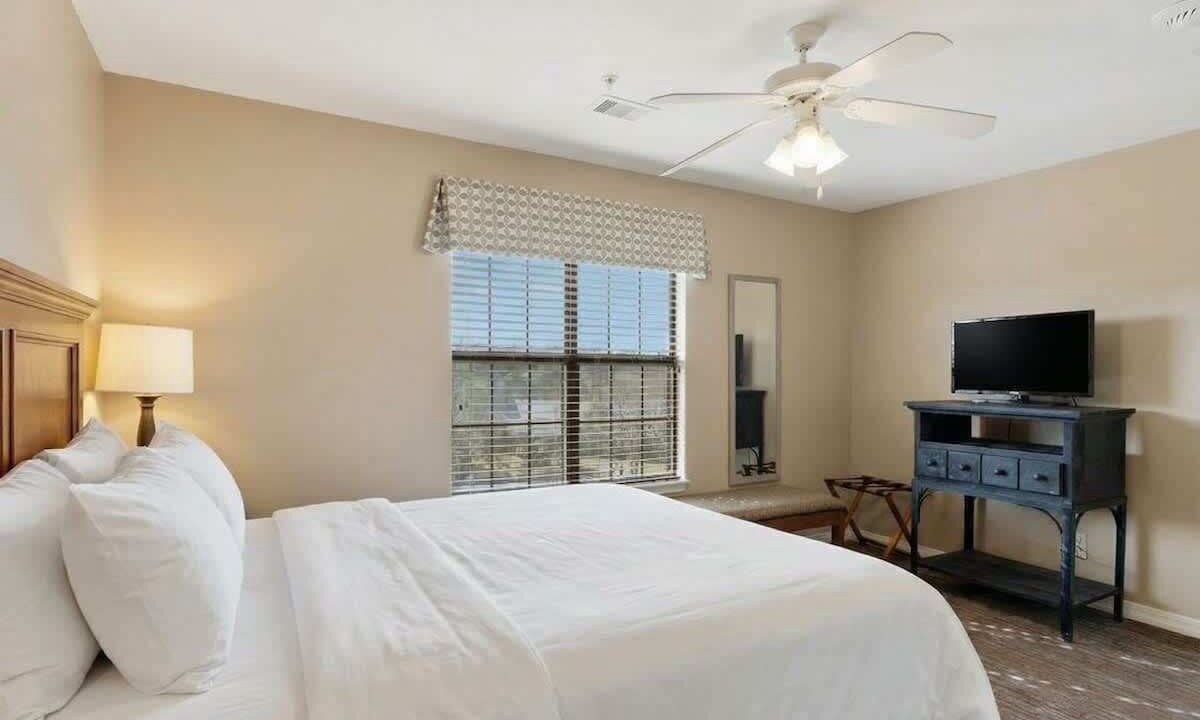 Photo of Bedroom in Clarkesville