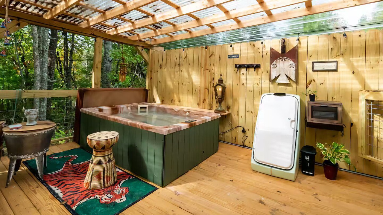 Photo of Outdoor in Cherry Log