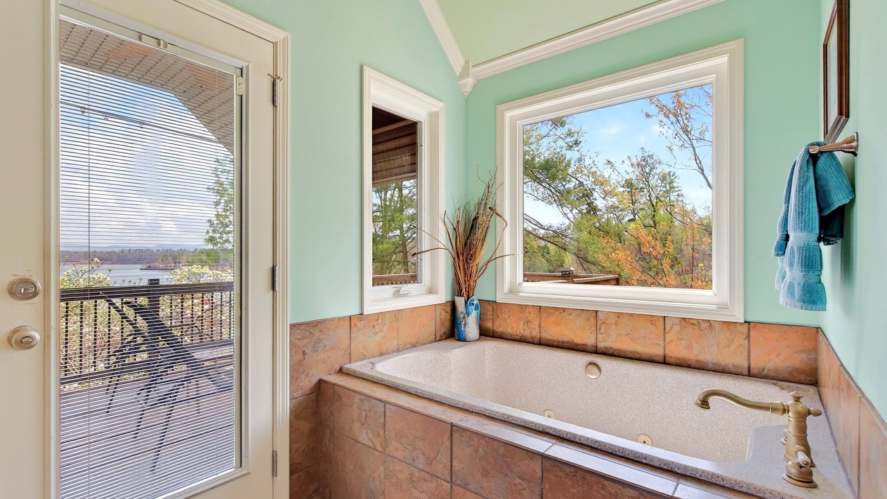 Photo of Bathroom in Nebo