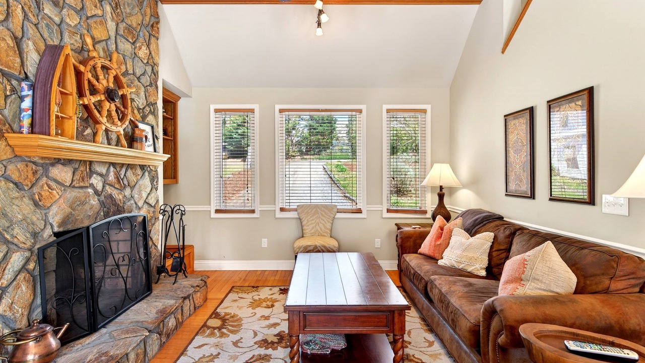 Photo of Livingroom in Nebo