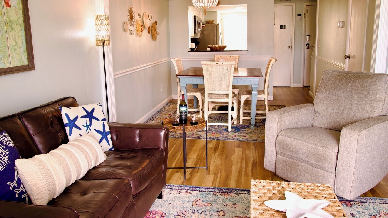 Photo of Livingroom in Oceanmarsh Subdivision