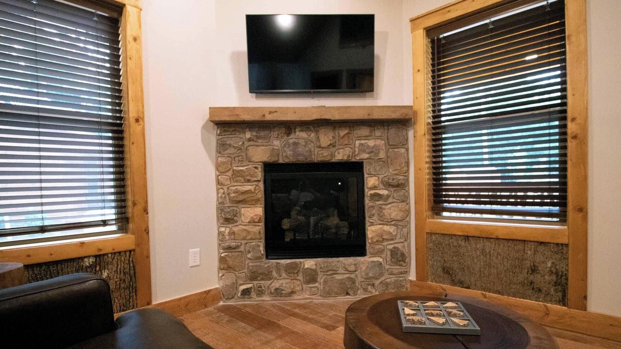 Photo of Livingroom in Roan Mountain