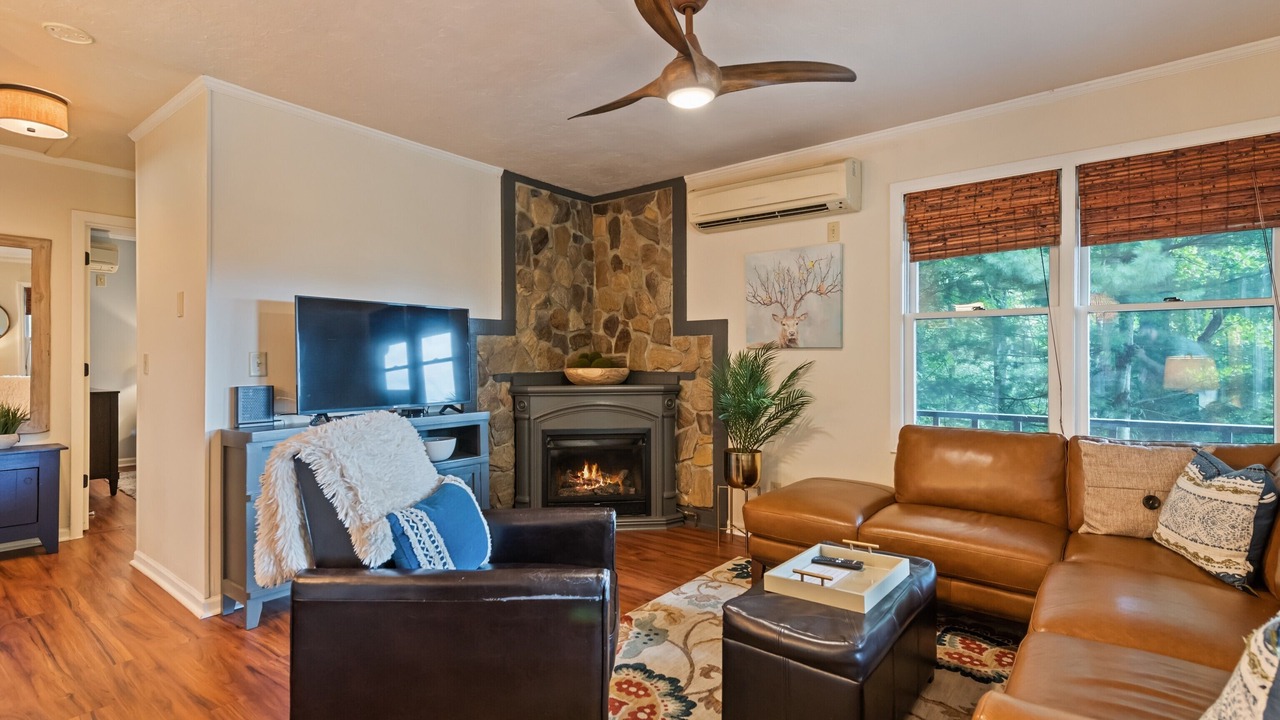 Photo of Livingroom in Waynesville