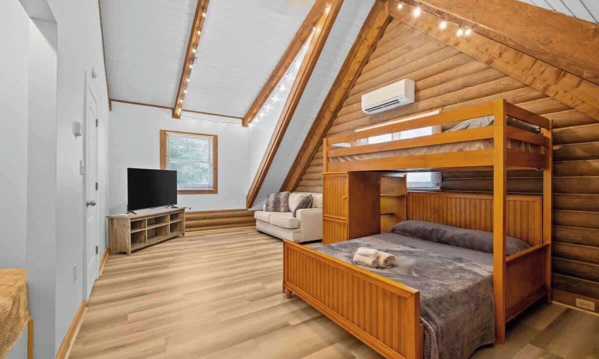 Photo of Bedroom in Black Mountain