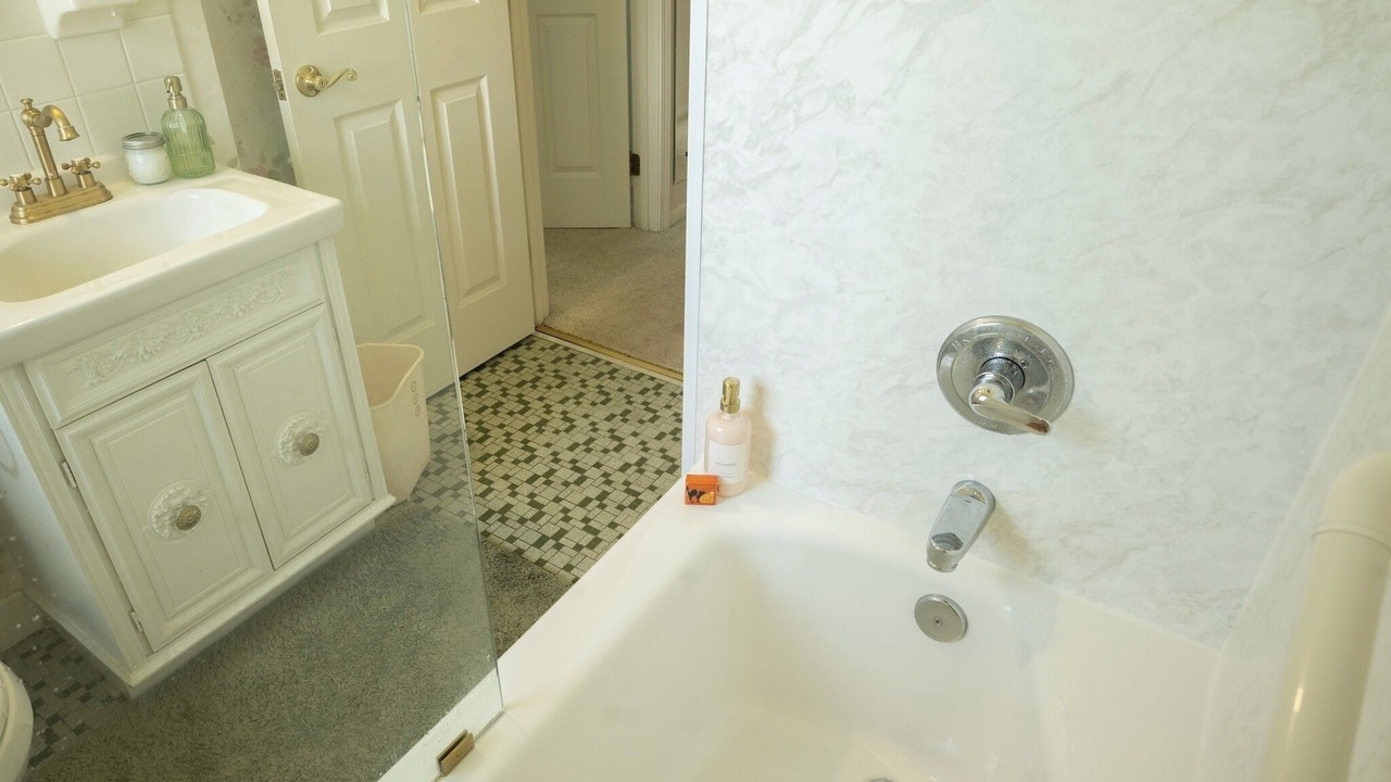 Photo of Bathroom in Klondike