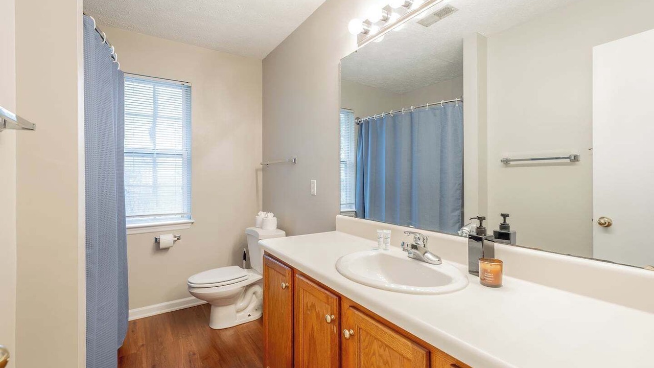 Photo of Bathroom in Lupton City