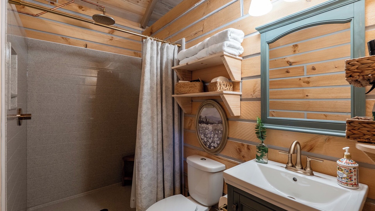 Photo of Bathroom in Akin