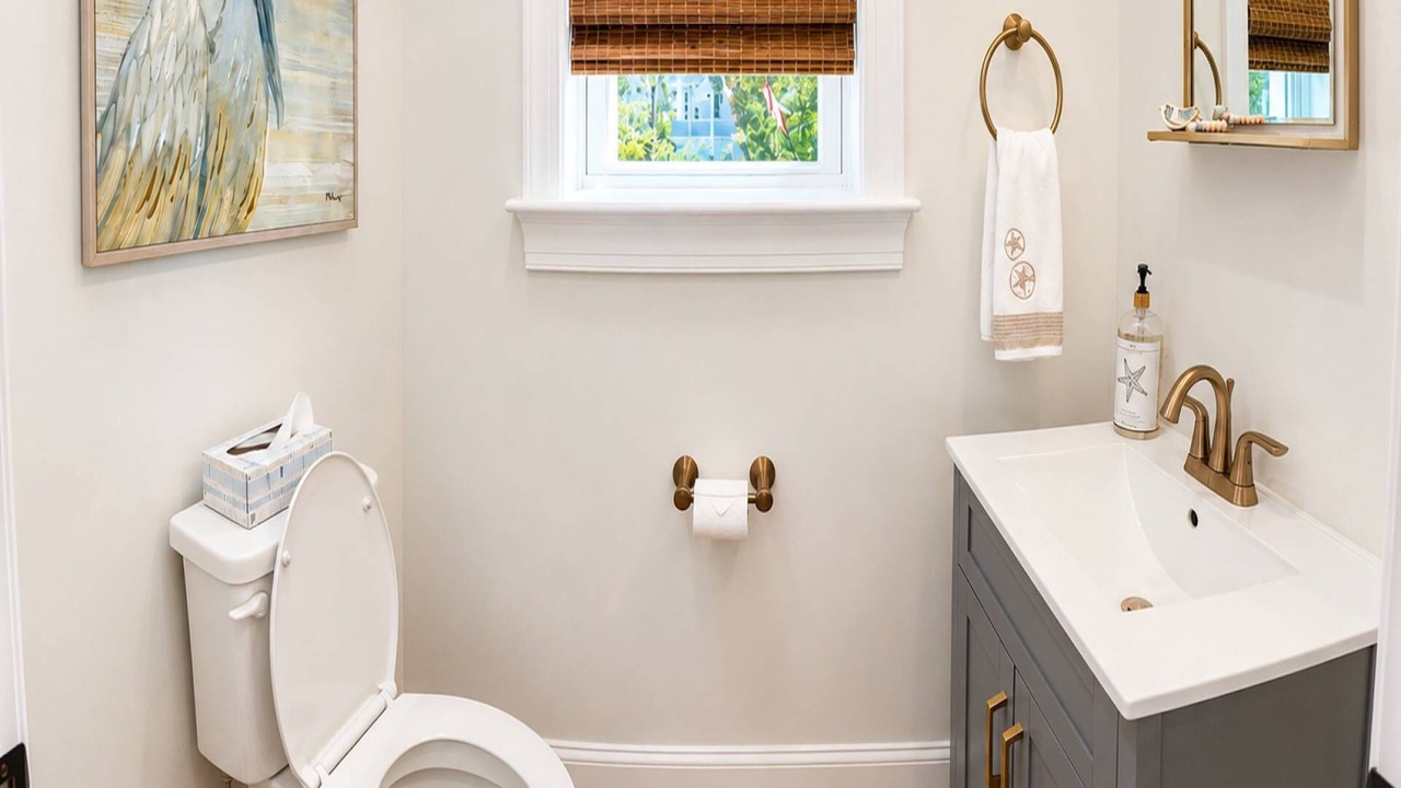 Photo of Bathroom in Beachwalk