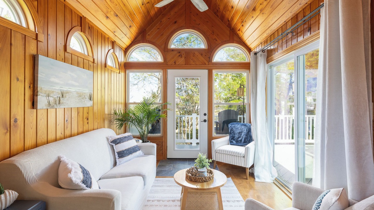Photo of Livingroom in Colington Harbour