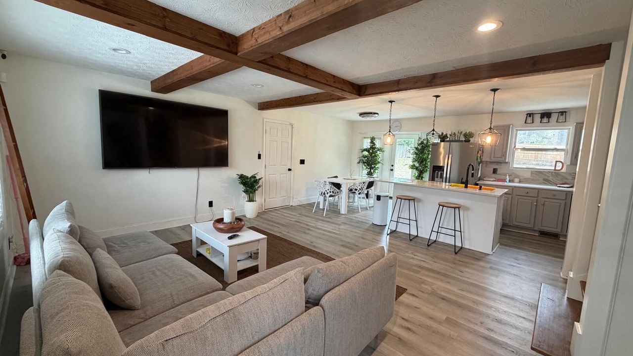 Photo of Livingroom in Buford