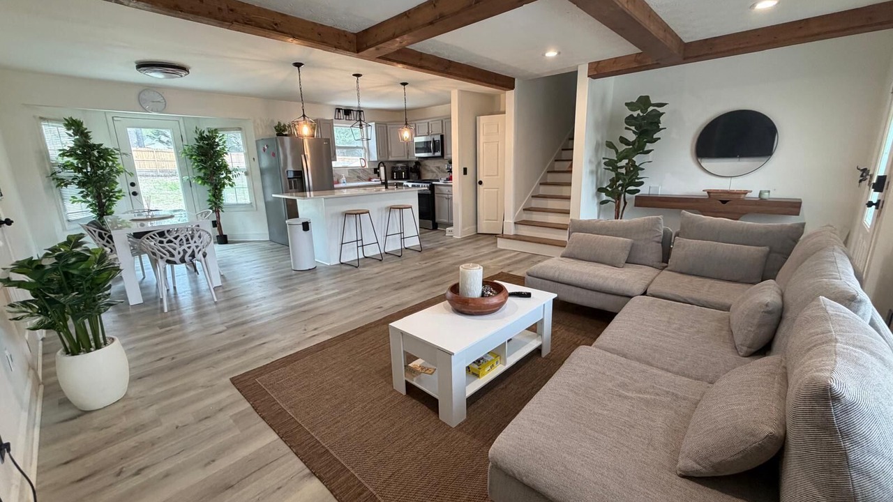 Photo of Livingroom in Buford