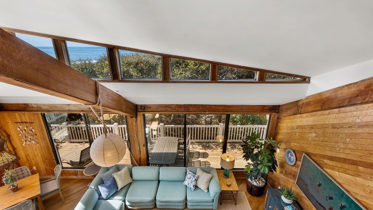 Photo of Livingroom in Pine Knoll Shores