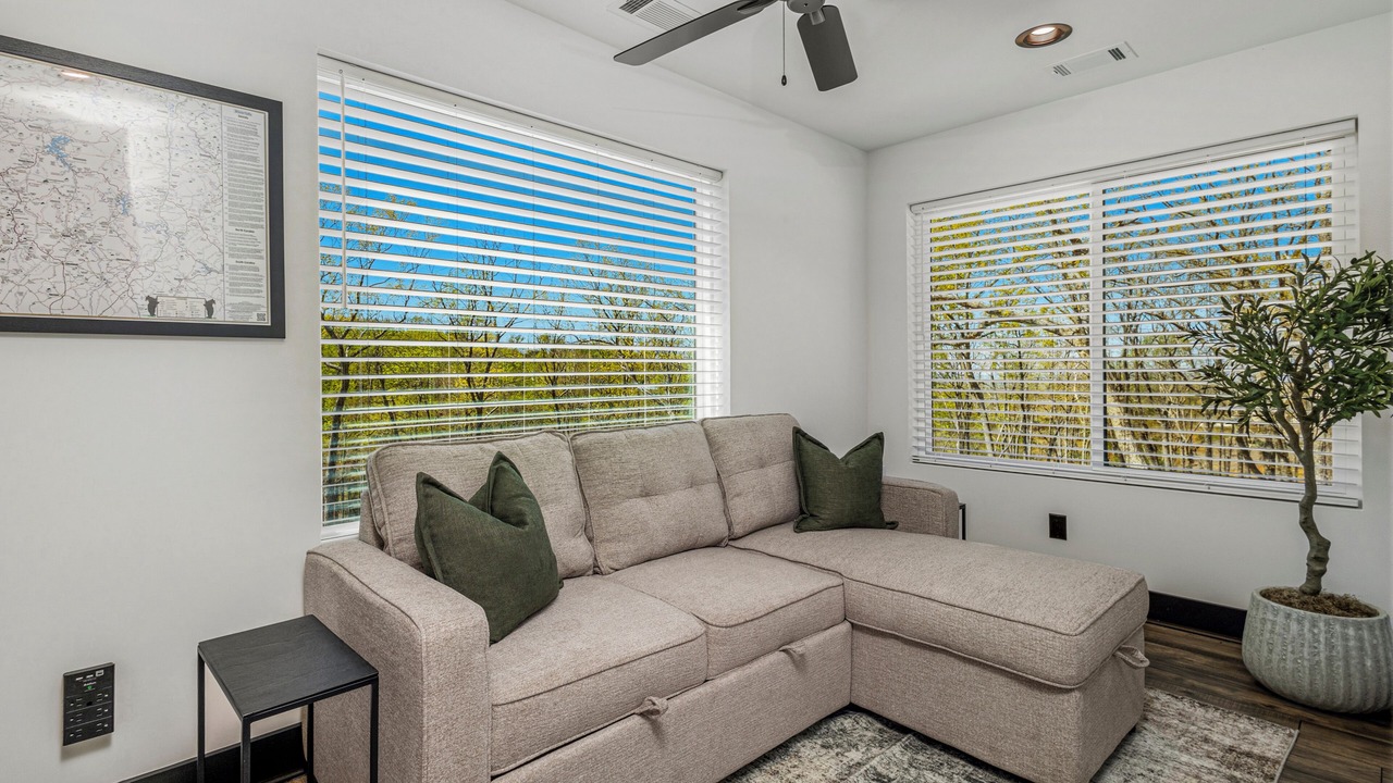Photo of Livingroom in Talking Rock