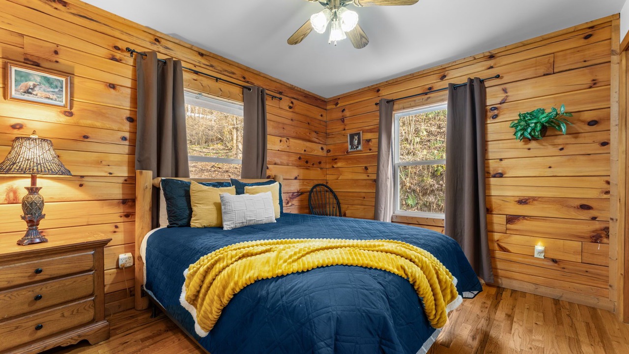Photo of Bedroom in Bryson City