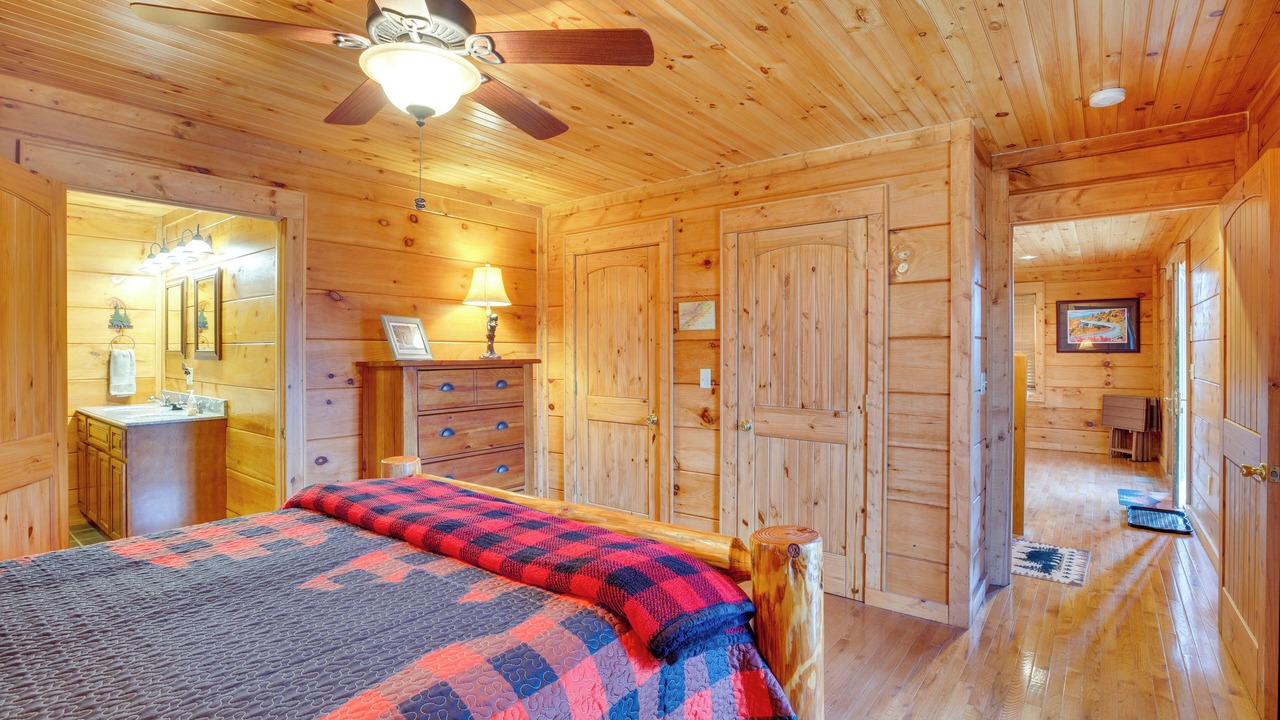 Photo of Bedroom in Blowing Rock
