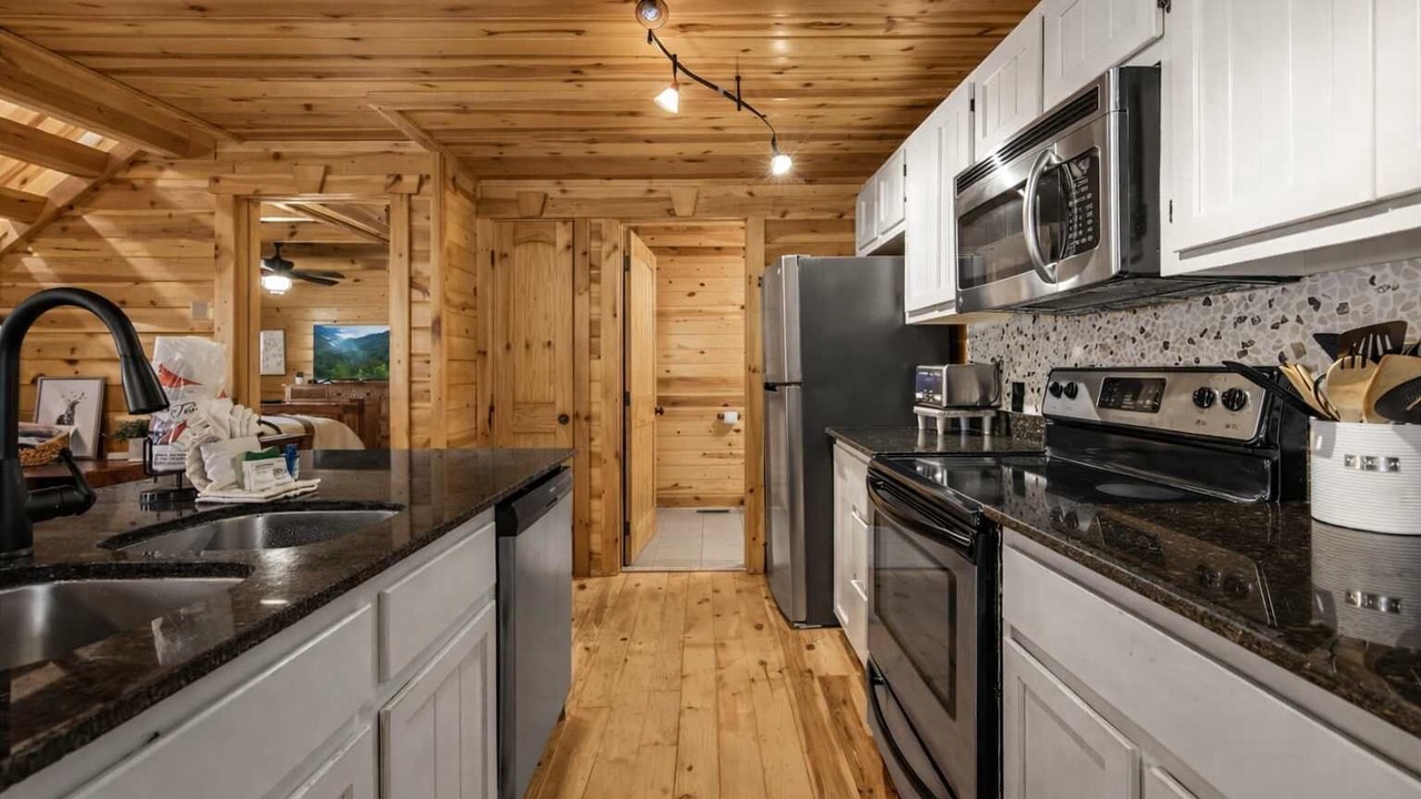 Photo of Kitchen in White Oak Lodge