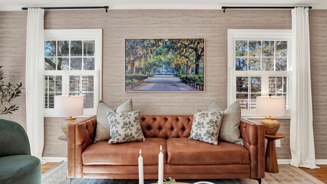 Photo of Livingroom in Whitemarsh Island