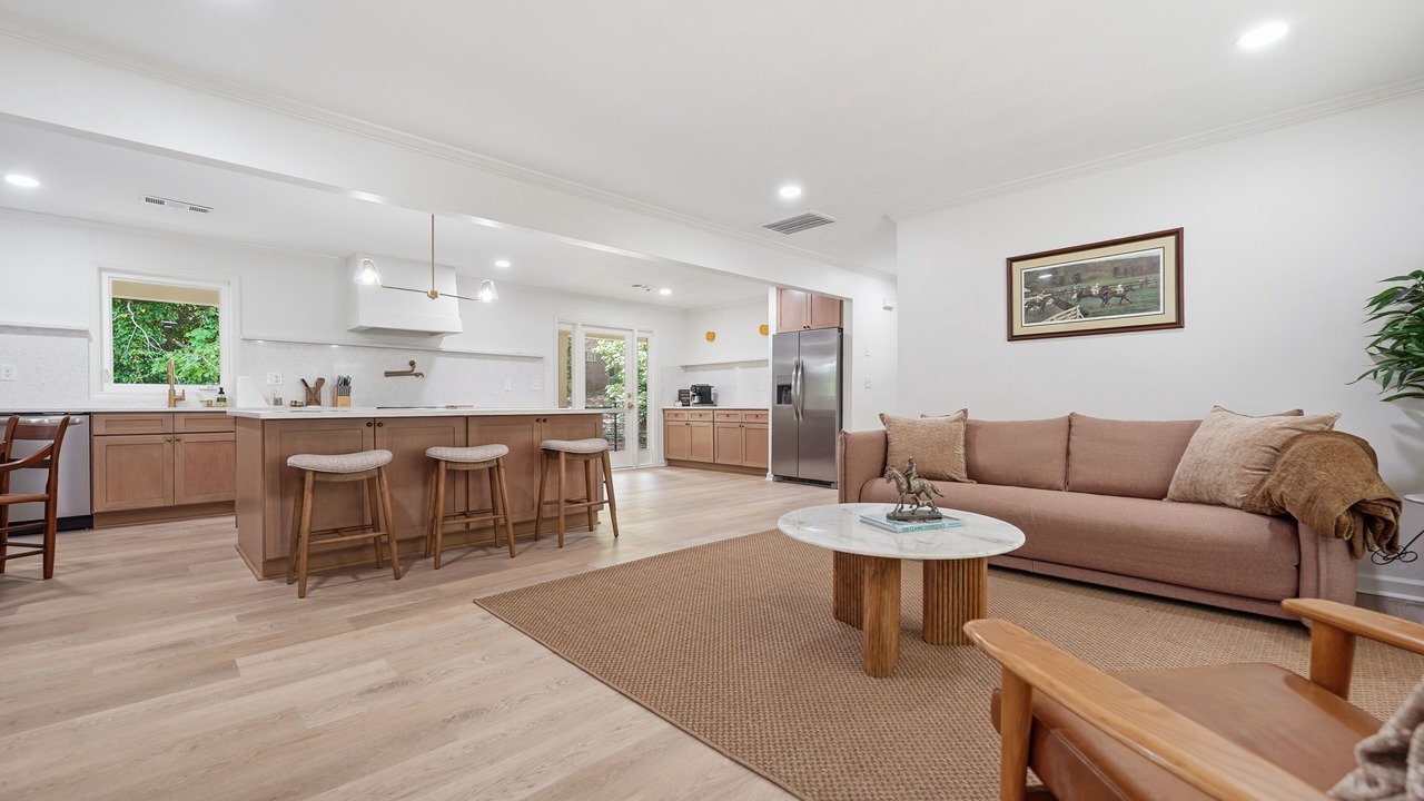 Photo of Livingroom in Buford