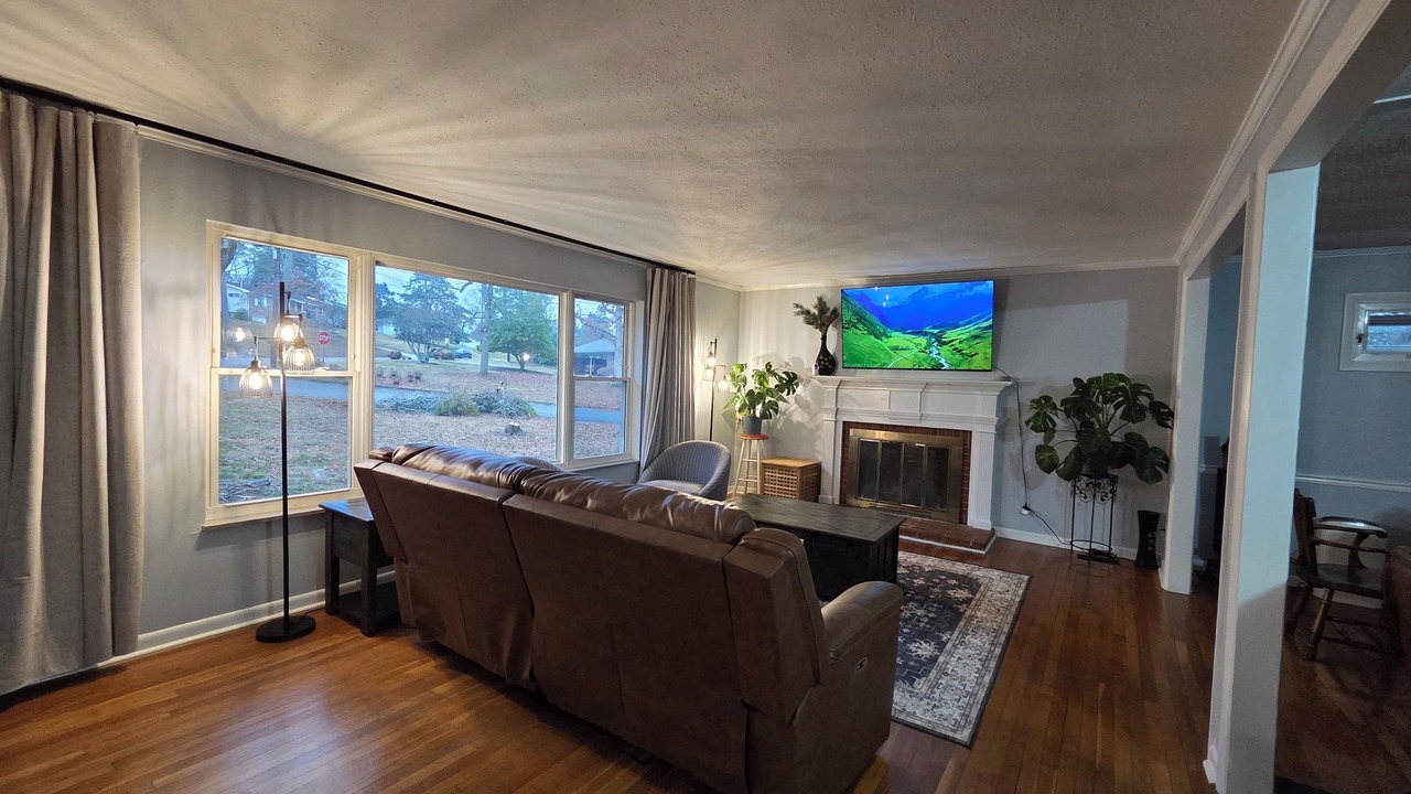 Photo of Livingroom in Oak Ridge