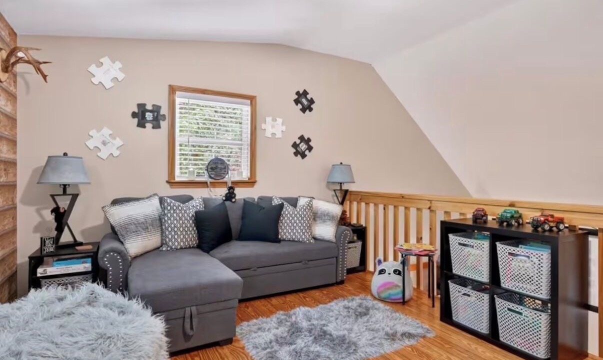 Photo of Livingroom in Blairsville