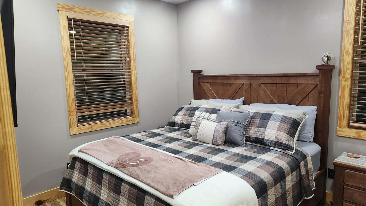 Photo of Bedroom in Campton