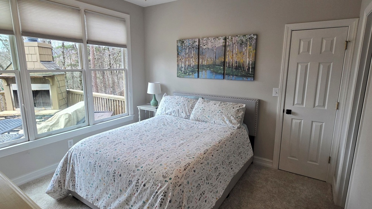 Photo of Bedroom in Big Canoe