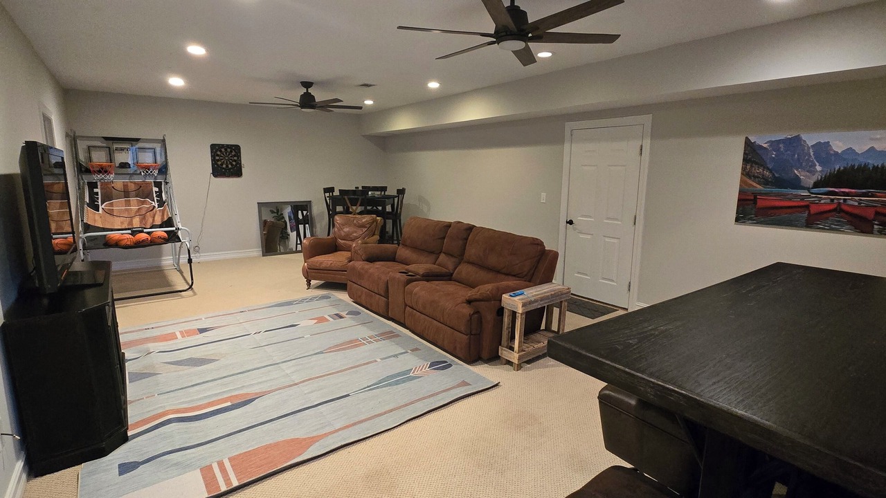 Photo of Livingroom in Big Canoe