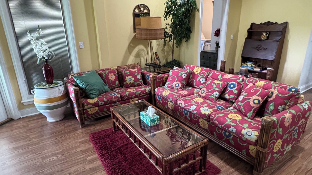 Photo of Livingroom in Lexington