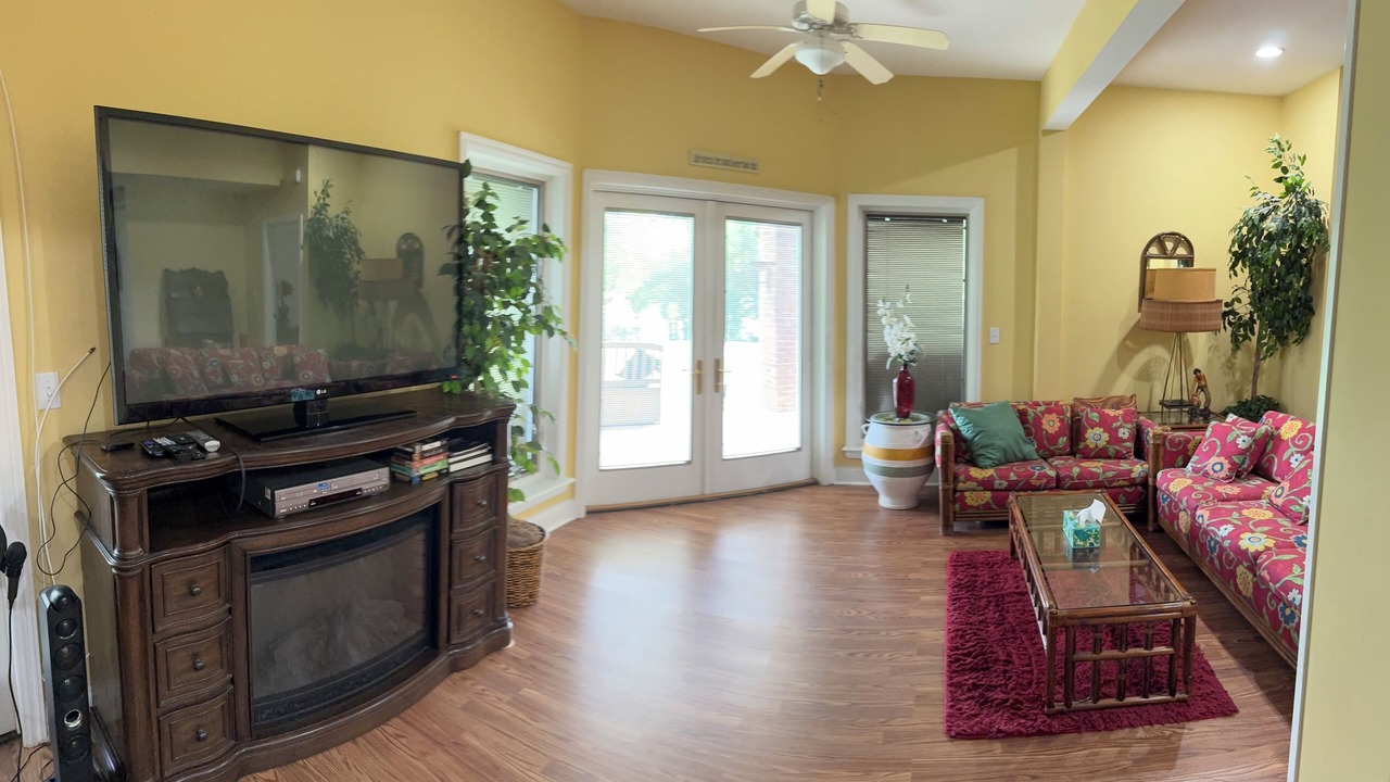 Photo of Livingroom in Lexington