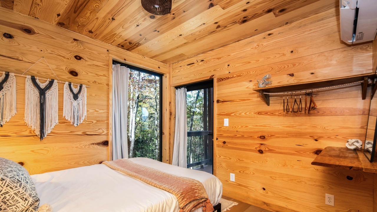 Photo of Bedroom in Sugarfork