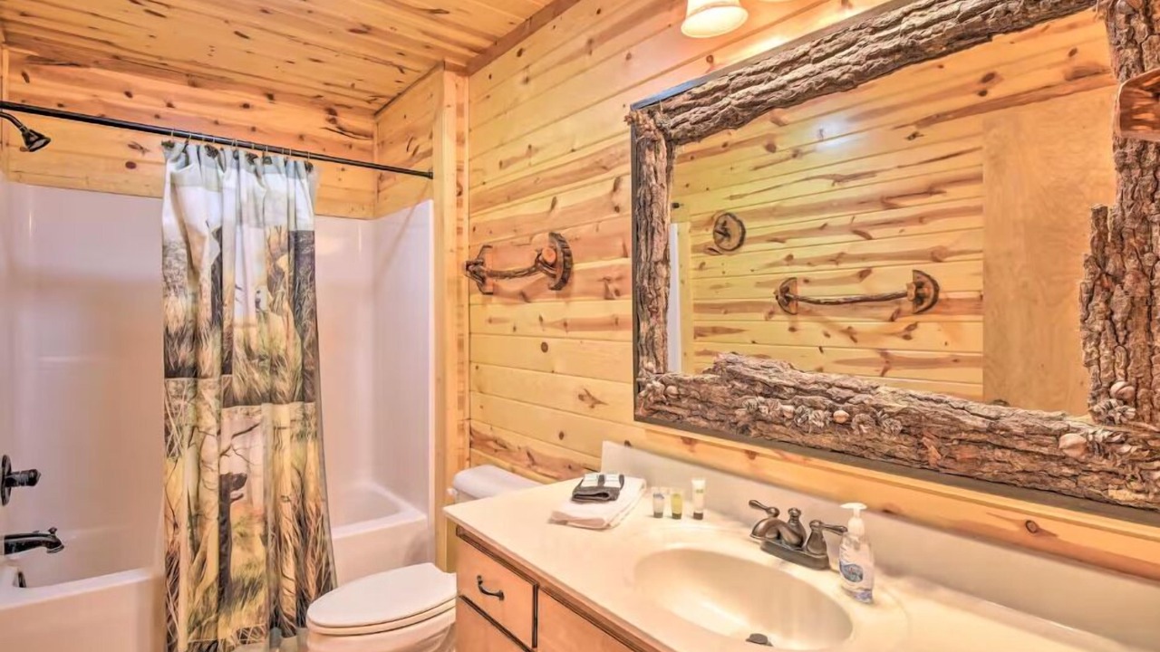 Photo of Bathroom in Helen