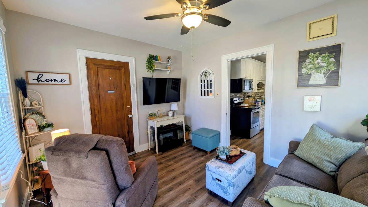 Photo of Livingroom in Eaton