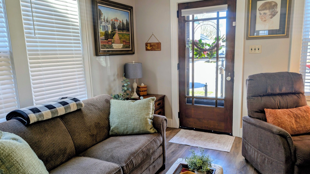 Photo of Livingroom in Eaton