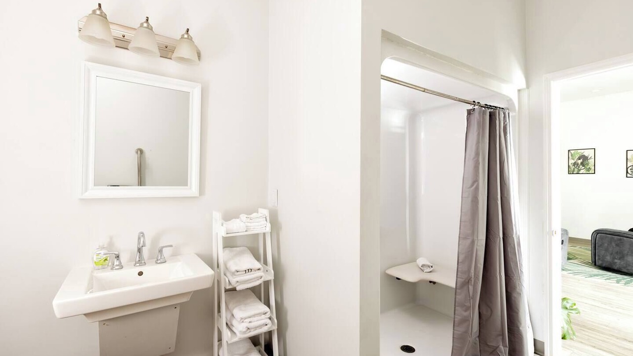Photo of Bathroom in Maxwell