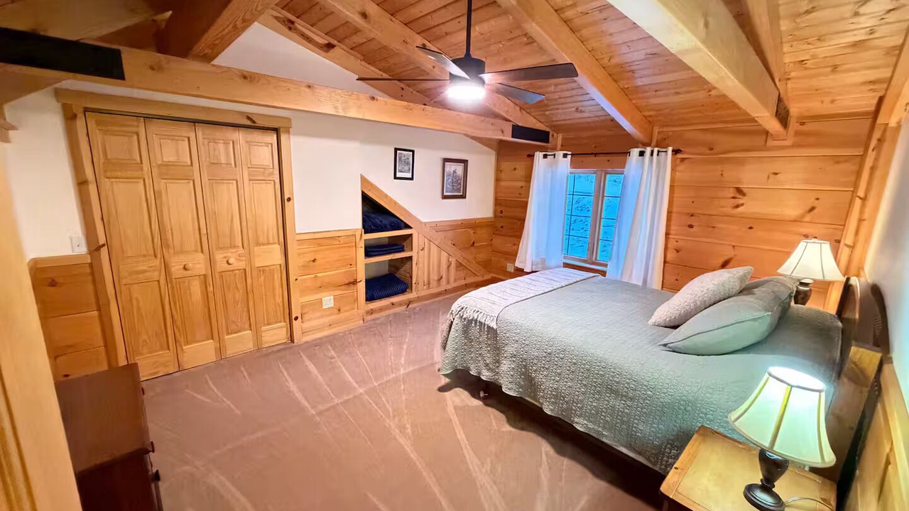 Photo of Bedroom in Harman