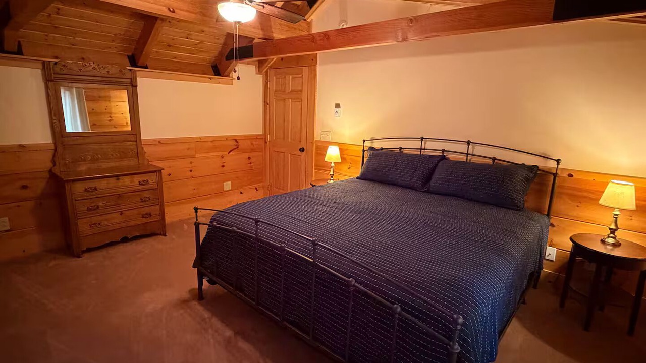 Photo of Bedroom in Harman