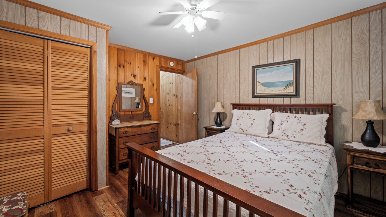 Photo of Bedroom in Lake Junaluska