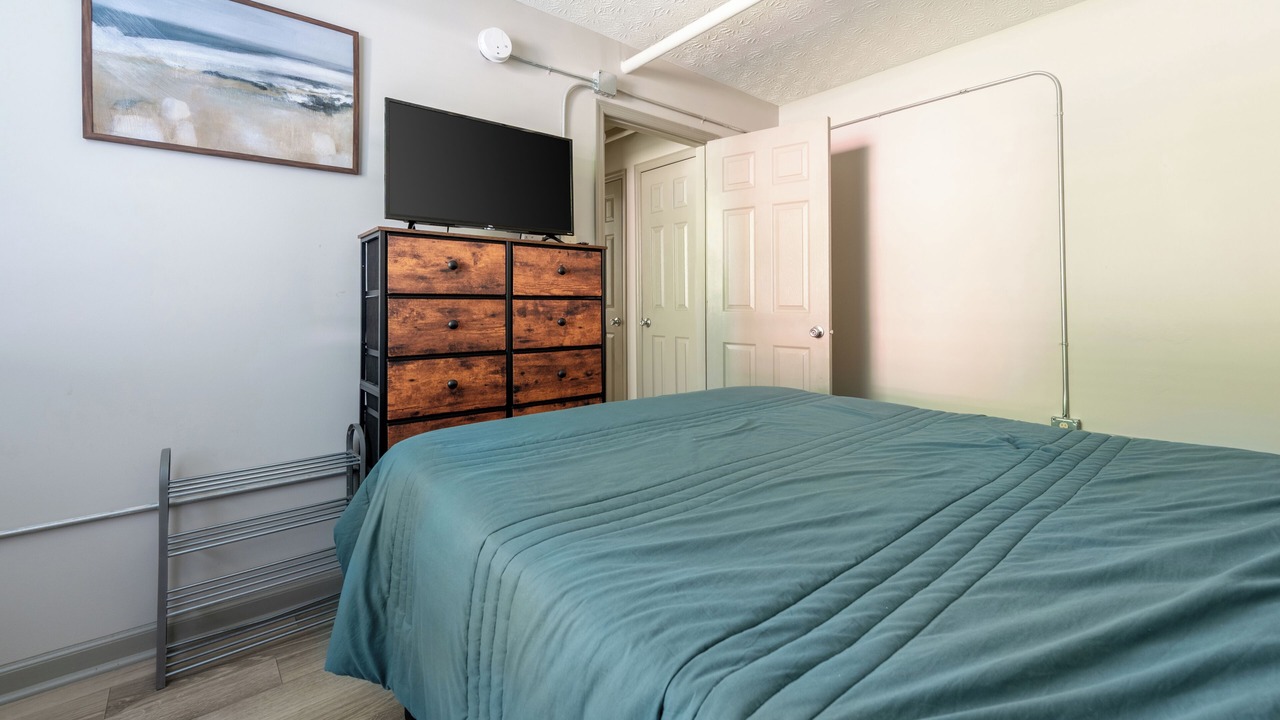 Photo of Bedroom in Oak Ridge