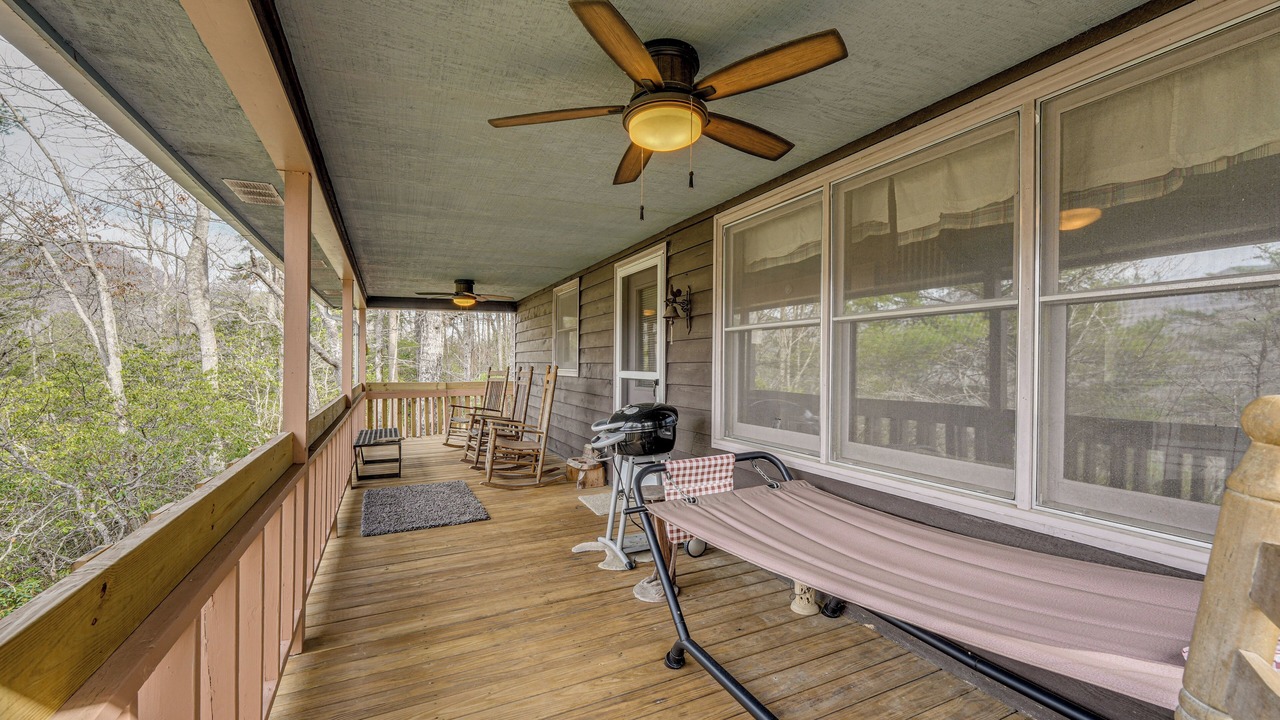 Photo of Patio Balcony in Hiawassee