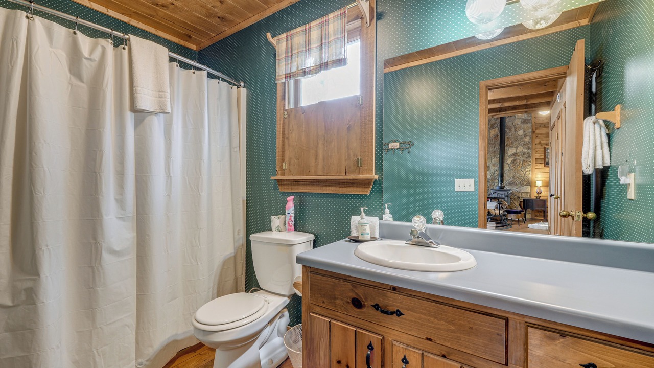 Photo of Bathroom in Hiawassee