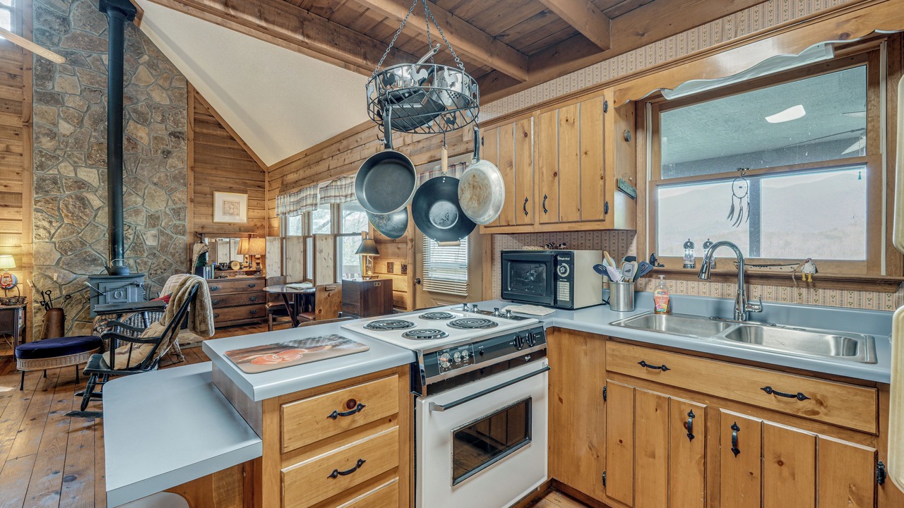 Photo of Kitchen in Hiawassee