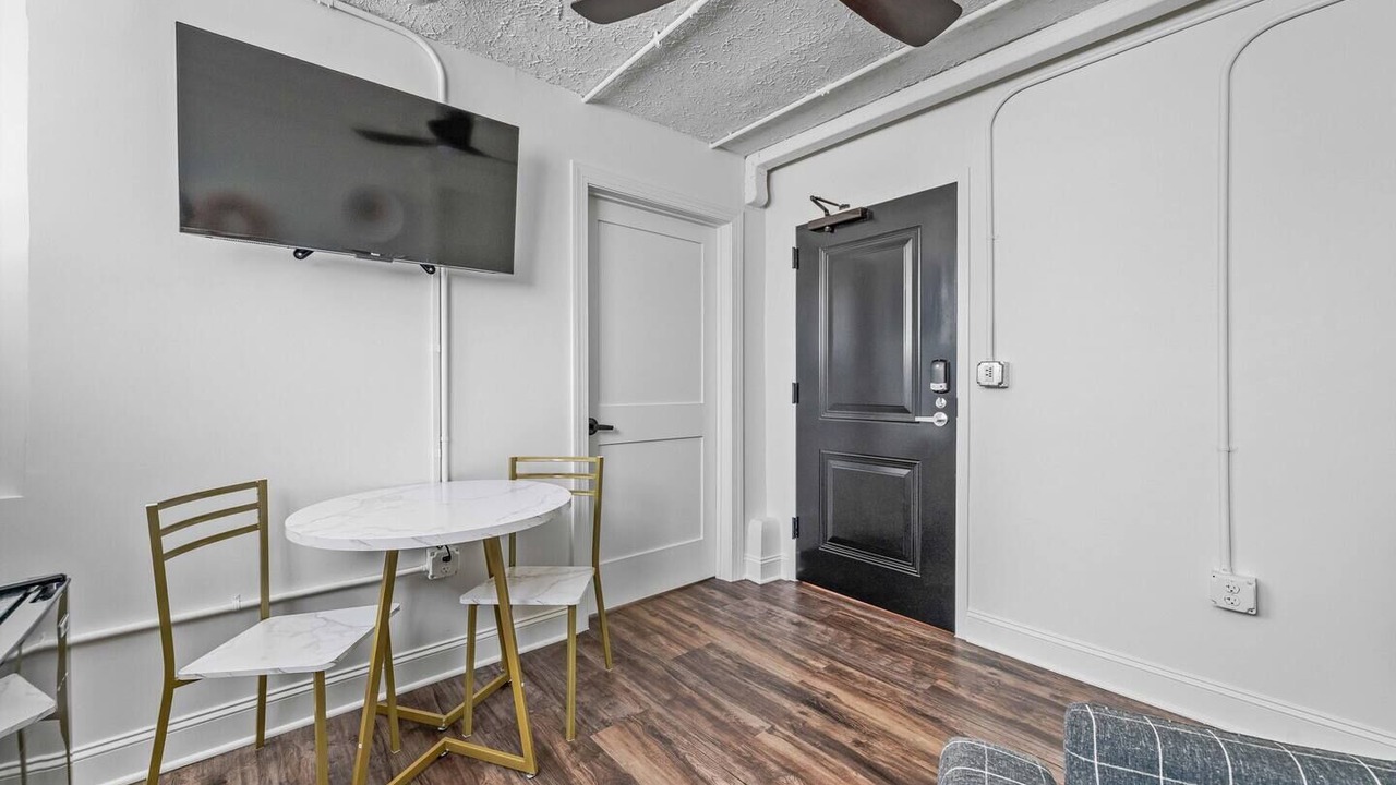 Photo of Livingroom in Charlotte Street