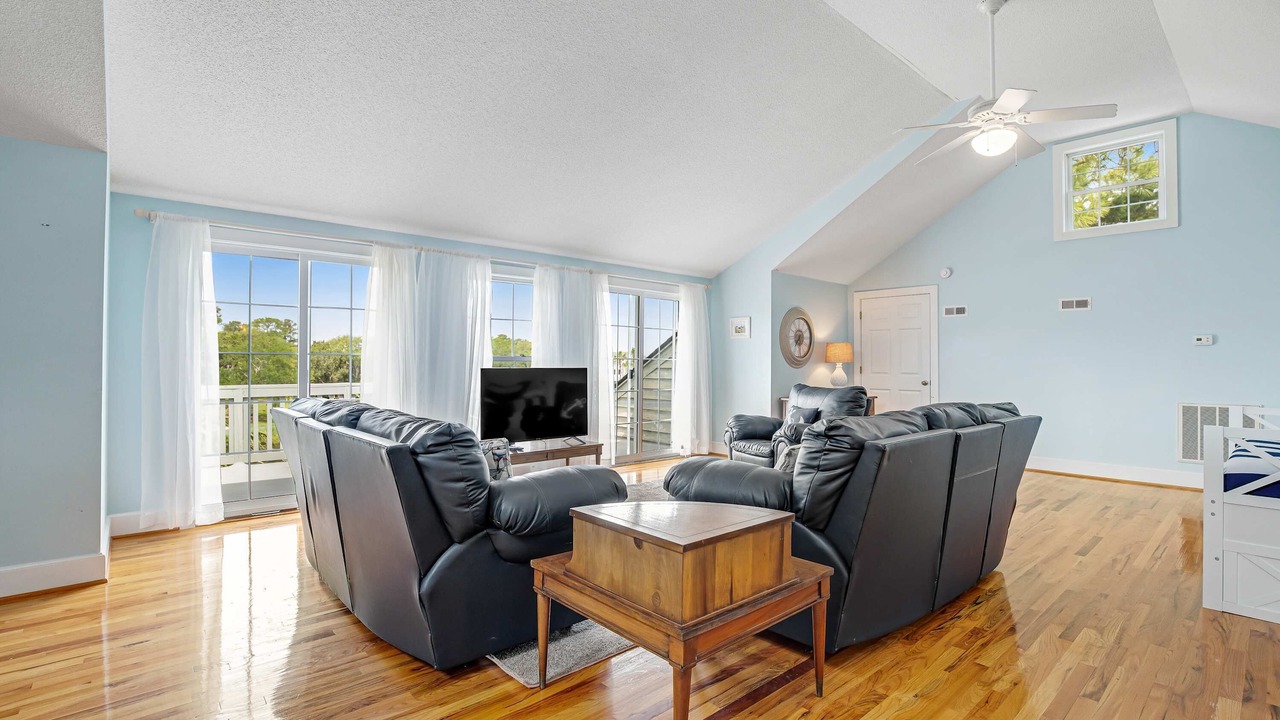 Photo of Livingroom in Ocean Ridge